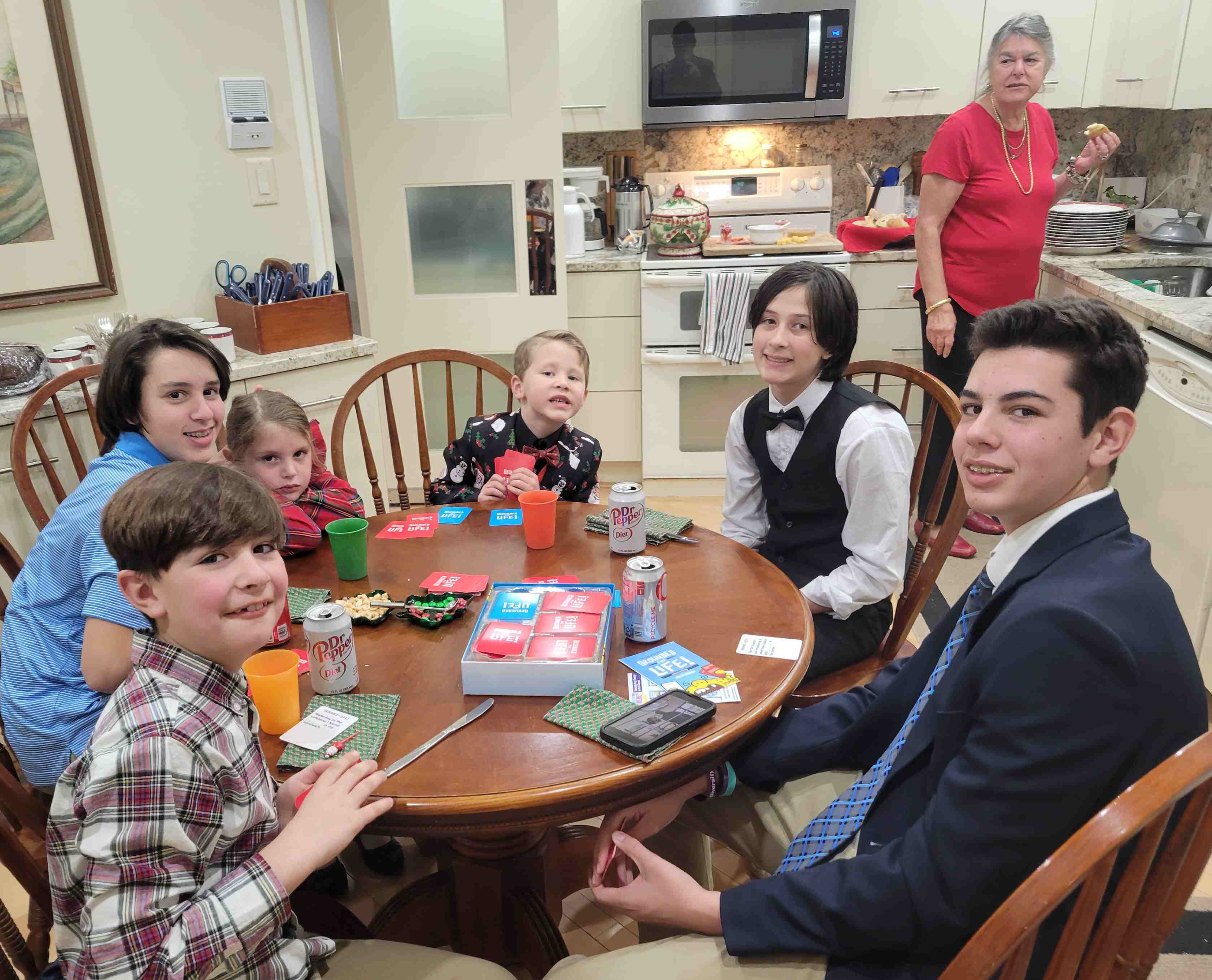 2022-12-24 Sagemas Eve kids Table.jpg
